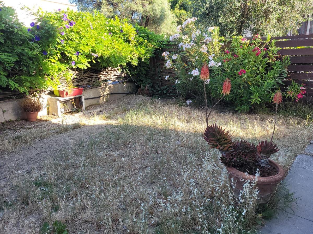 Villa La Desiree - Haut De Villa, 68M2, 8 Personnes Max, Climatise, 4 Etoiles, 120M2 De Jardin Et Parking, Wifi, Vu Mer อองทีบส์ ภายนอก รูปภาพ
